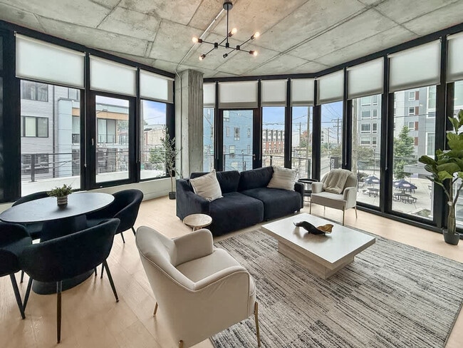 Building Photo - 1247 N 2nd St Unit ID1317872P