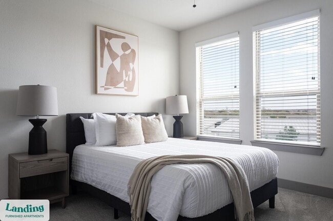 Building Photo - 12500 Shadowglen Trce Unit 10304