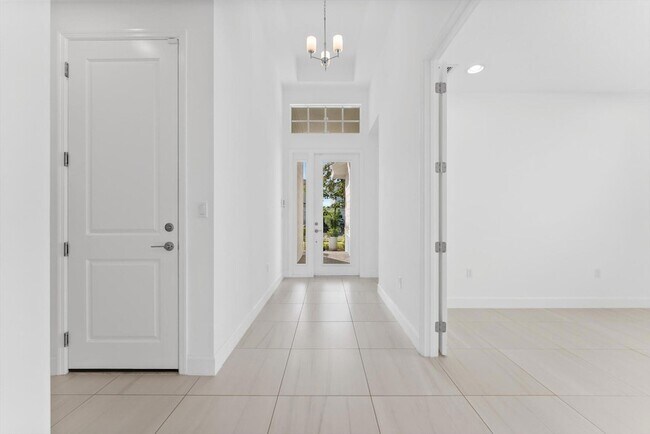 Photo - 1346 Harvester Xing