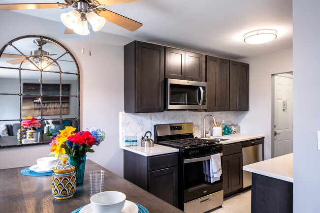 Photo - Hawthorne Living