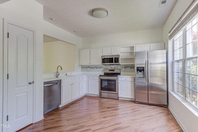 Photo - 306 Orchard Park Dr