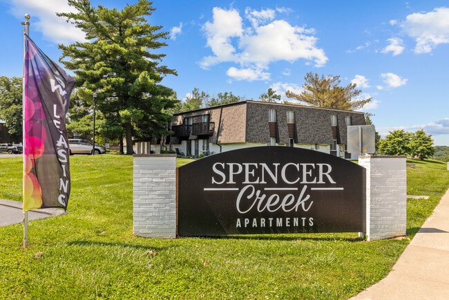 Let's make Spencer Creek your NEW Hom! - Spencer Creek Apartments