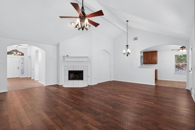Photo - 1402 Club Chase Dr