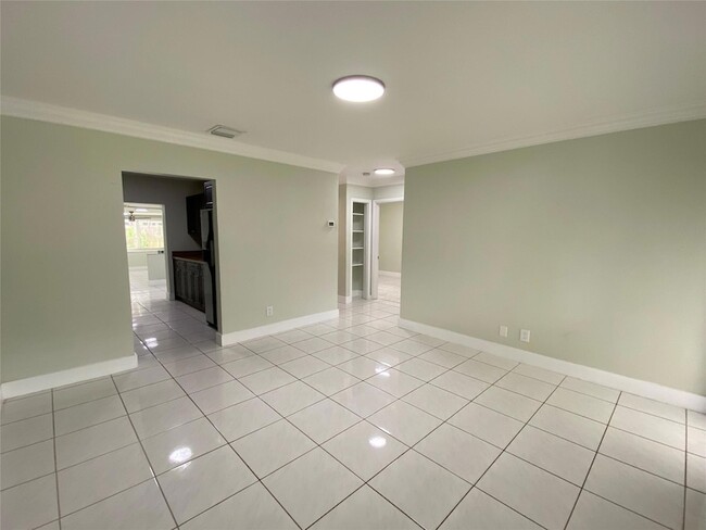 Photo - 1610 NE 62nd St