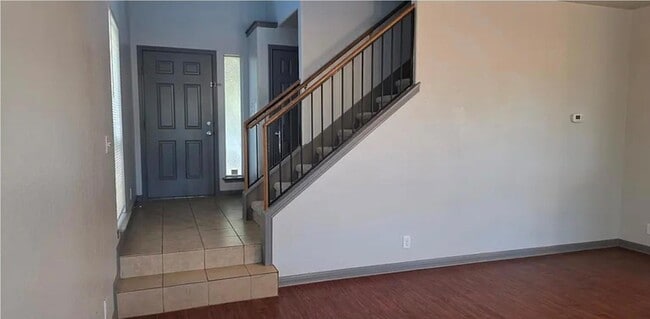 Photo - 2228 Nestlewood Dr