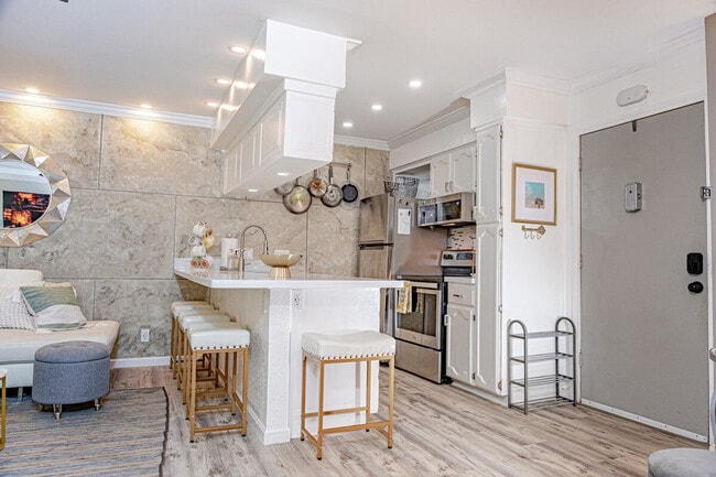 Photo - 910 Duncan Ln Unit ID1385483P