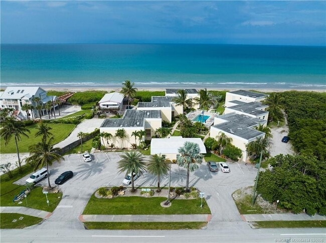 Building Photo - 3541 NE Ocean Blvd Unit 14