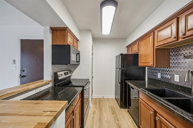 Photo - 904 University Oaks Blvd Unit 118