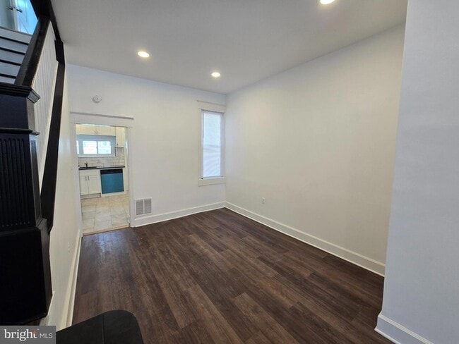 Photo - 2613 Oakford St