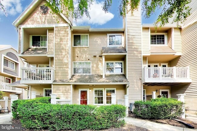Building Photo - 10823 Hampton Mill Terrace Unit 370
