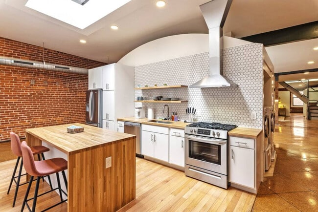 Photo - 120 E 13th St Unit ID1056090P