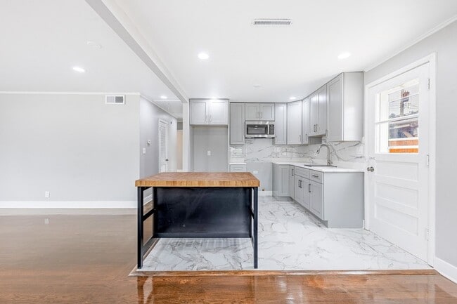 Photo - 4677 W 84th Pl