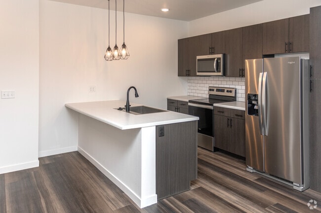 2BR, 2BA, Edward - 1,019 – 1,048SF - The Landing at 1001 NP