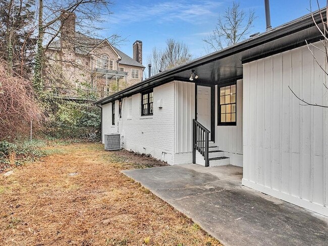 Photo - 1253 Dunwoody Ln NE