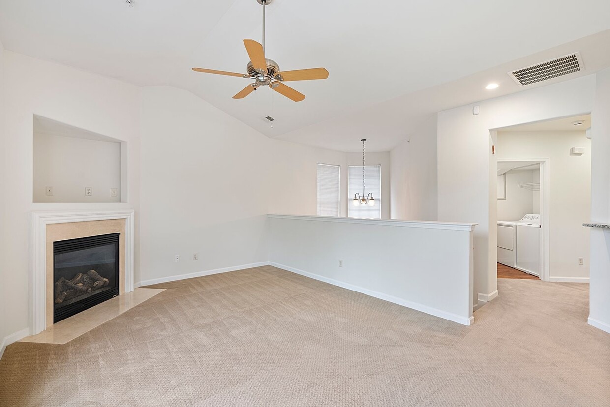 Floor Plan - Devon II (Upgraded Appliances Lighting)