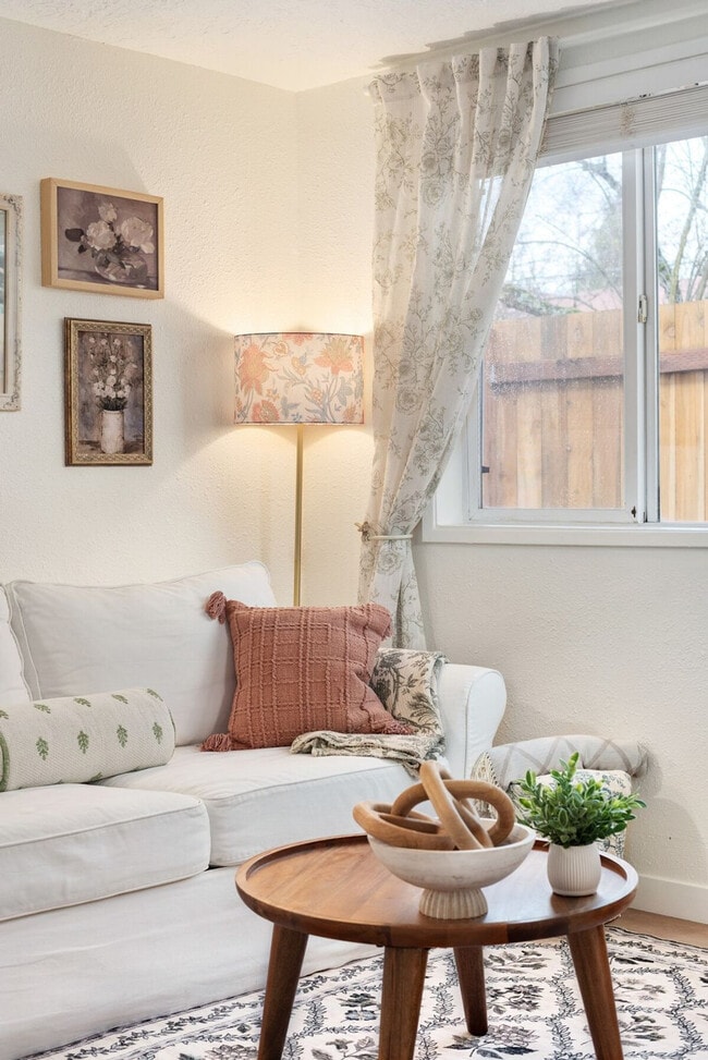 Photo - 838 SE Tacoma St Unit SI ID1471544P