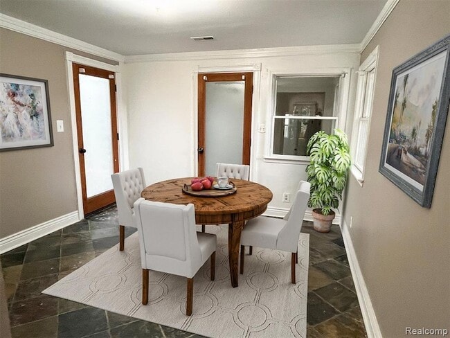 Photo - 23096 Hawthorne St