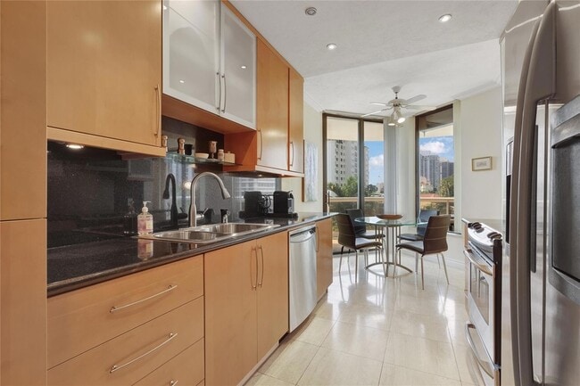 Photo - 20191 E Country Club Dr Unit 510