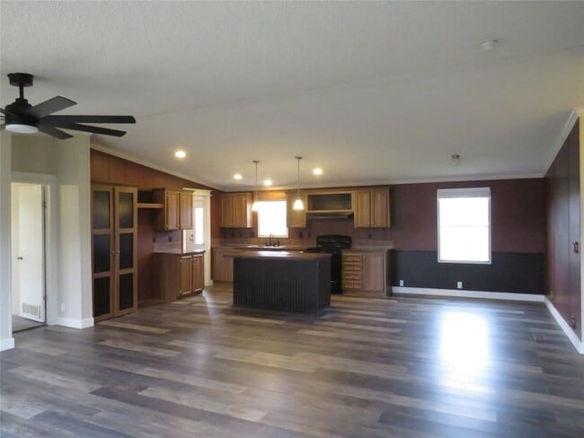 Photo - 2141 Crockett Rd