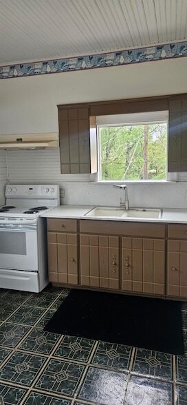 Photo - 305 E Main St