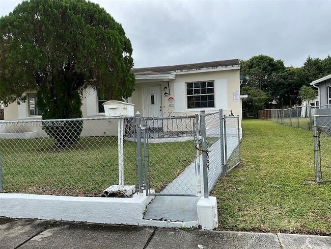 Building Photo - 1240 NE 143rd St