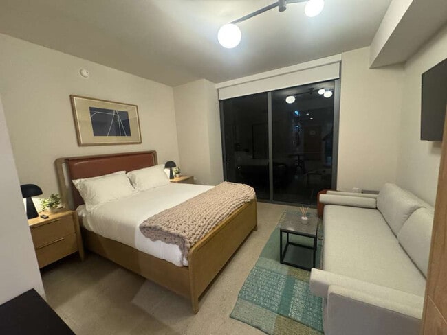 Building Photo - 11 NE 6th St Unit SI ID1373690P