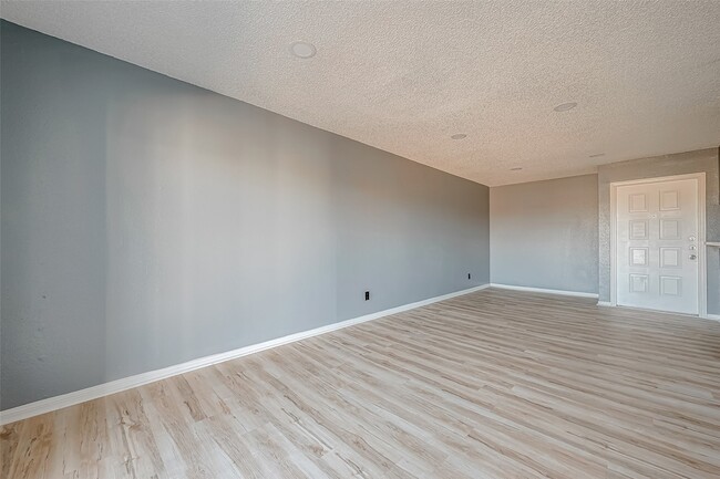Photo - 2830 S Bartell Dr Unit 311