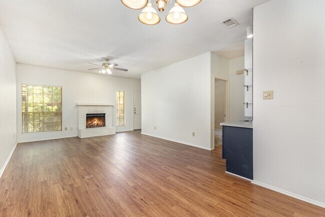 Photo - 5740 Martel Ave Unit B3