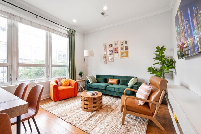 Photo - 1243 W Madison St Unit ID1026688P