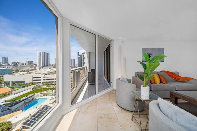 Photo - 1717 N Bayshore Dr Unit ID1054095P