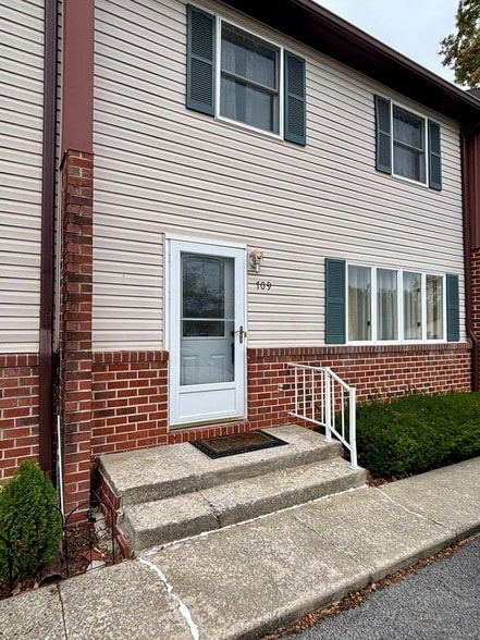 Photo - 709 Chert Ln