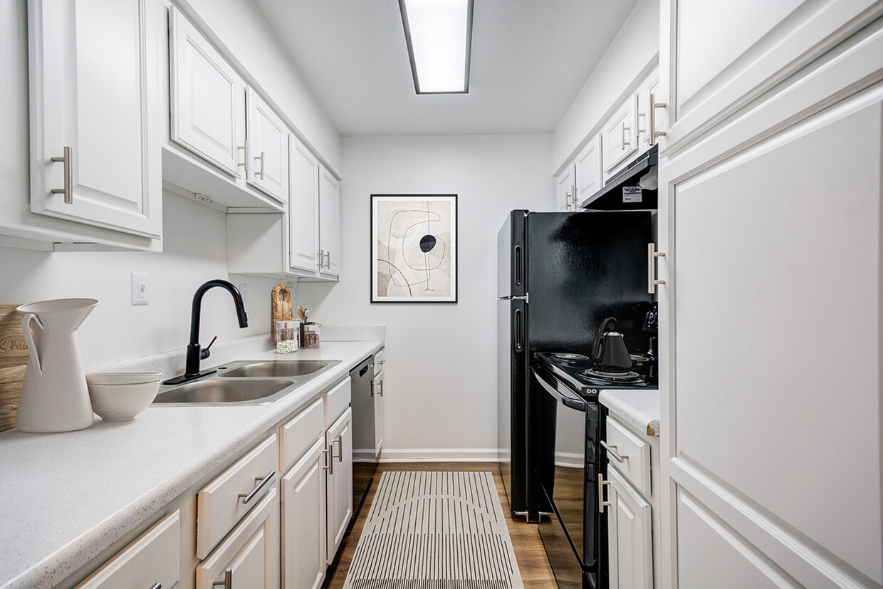 Experience the elegance of this modern kitchen, perfect for culinary adventures. - B2