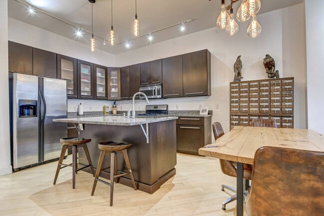 Photo - 8 S Old State Capitol Plaza Unit ID1031831P