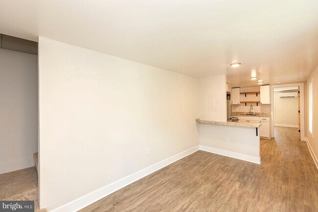 Photo - 550 N Loudoun St Unit 4