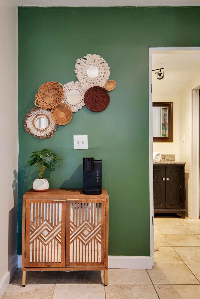 Photo - 108 E Flora St Unit ID1310922P