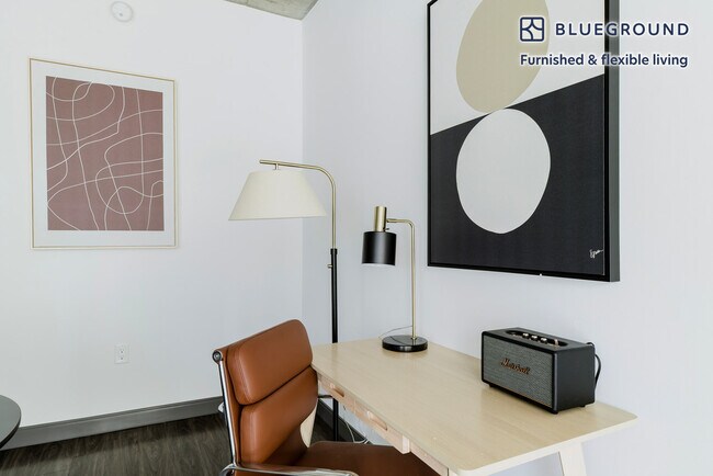 Photo - 215 W Lake St Unit SI FL7-ID1331