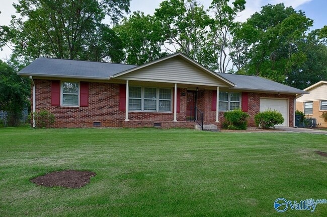 Photo - 2320 Rodgers Dr NE