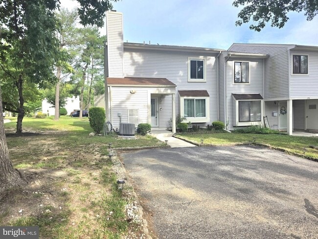 Building Photo - 251 Fir Tree Ct