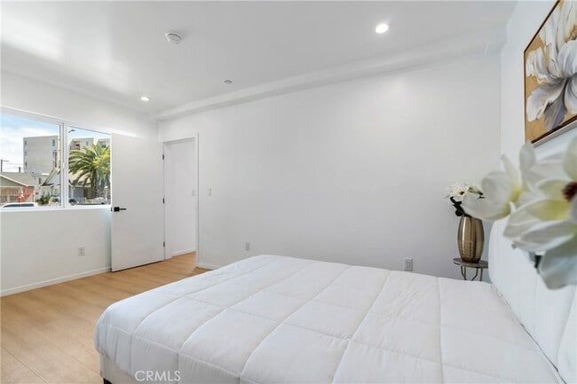 Photo - 2517 Alsace Ave