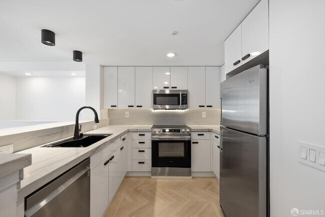 Photo - 403 Main St Unit 717N