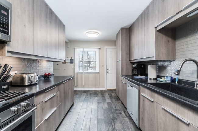 Photo - 12 E Berkley Ln Unit ID1285065P