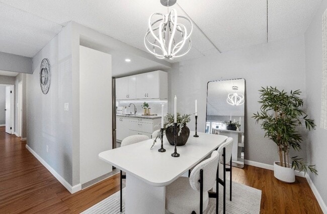 Photo - 50-56-56 Broadlawn Park Unit 221