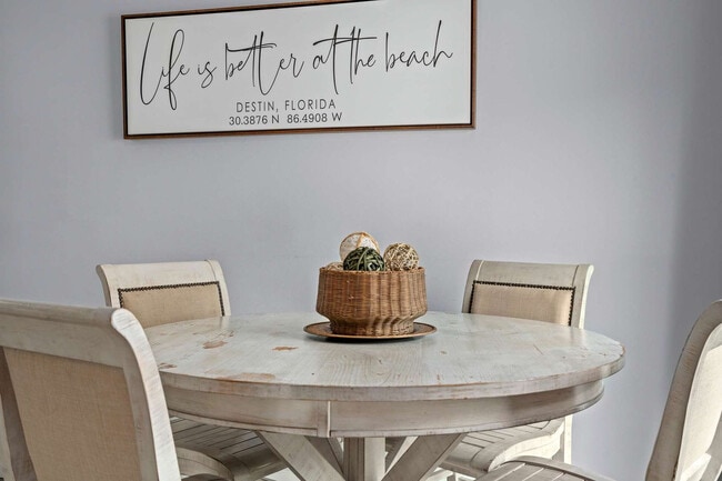 Photo - 22 Moreno Point Rd Unit ID1285916P