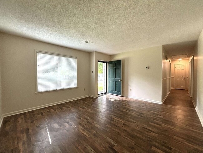 Photo - 1153 Verlington Dr