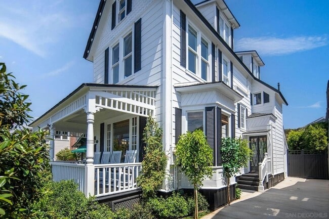 Photo - 1021 E Avenue Unit