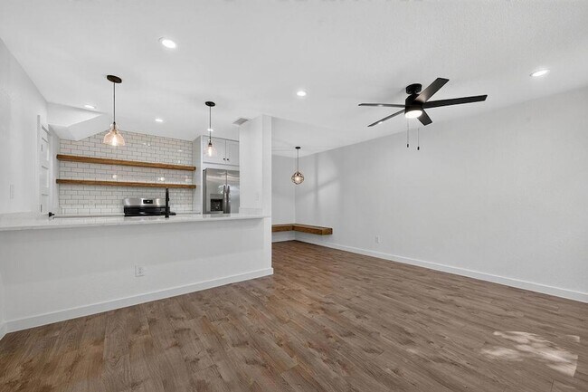 Photo - 2124 Burton Dr Unit 133