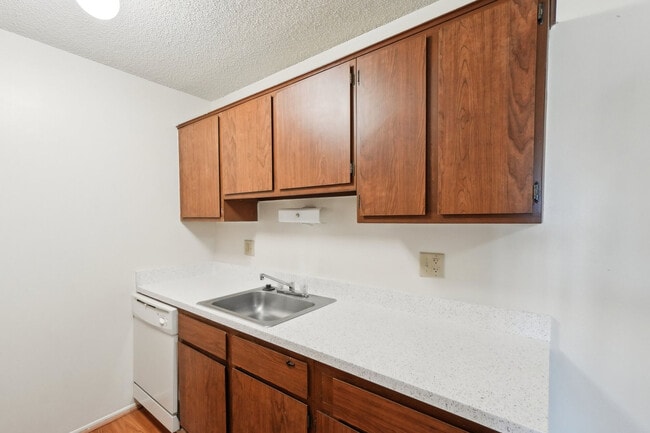 Photo - Bridgewood Apartments