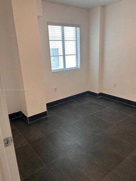 Photo - 1600 Euclid Ave Unit 105