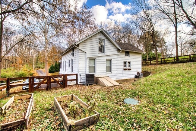 Photo - 7249 State Rd