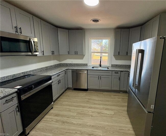 Photo - 889 W Main St